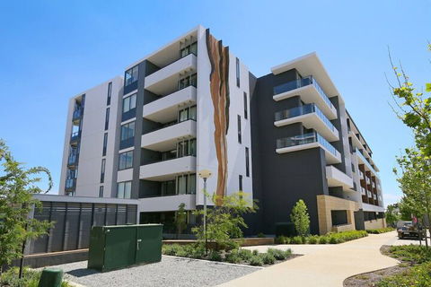 Large Modern 2 Bedroom Apartment Near Lake Claremont - Casino Accommodation 1