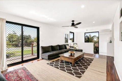 Spacious 2 Bedroom Townhouse In Southport - Casino Accommodation 0