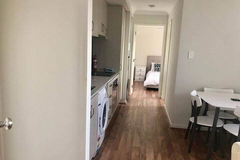 Apartment Stay Close To Surfers Paradise - Mackay Tourism 7