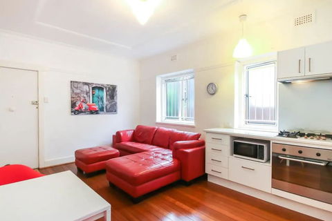 Quiet 1 Bedroom Apartment 5 Minutes From CBD - Tweed Heads Accommodation 4