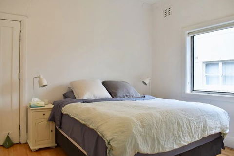 Bright Family Home In Bondi Beach - Brisbane Tourism 3