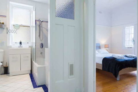 2 Bedroom Gorgeous Art Deco Classic Near CBD - Hervey Bay Accommodation 7