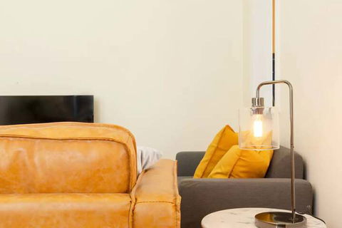 2 Bedroom Gorgeous Art Deco Classic Near CBD - Hervey Bay Accommodation 3