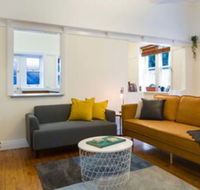 2 Bedroom Gorgeous Art Deco Classic Near CBD - Hervey Bay Accommodation