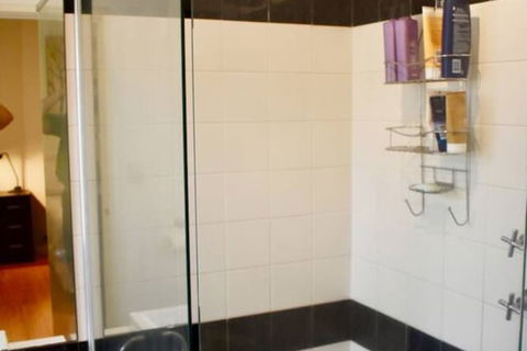 Spacious Home In Mount Hawthorn Next To Lake Monger - Wagga Wagga Accommodation 6