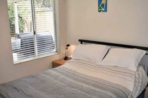 Spacious Home In Mount Hawthorn Next To Lake Monger - Wagga Wagga Accommodation 3