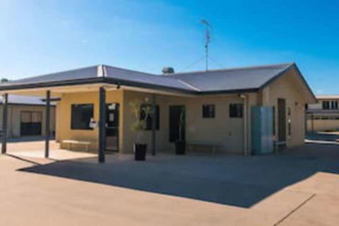 Stay On Sullivan - Accommodation Broken Hill 0