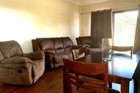 Stay On Sullivan - Accommodation Broken Hill 5