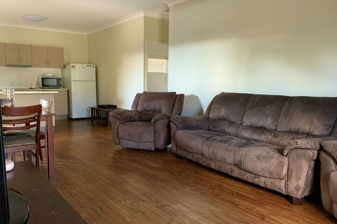 Stay On Sullivan - Accommodation Broken Hill 7