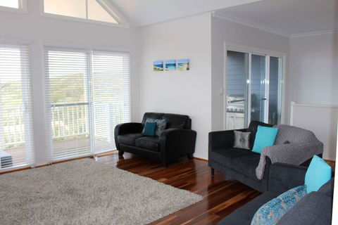 Flinders View Beach House - Inverell Accommodation 1