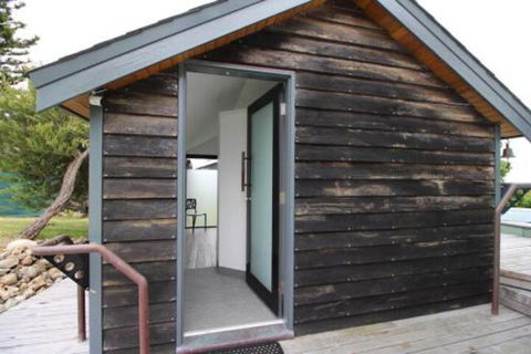 Boathouse Nearly In The Water & Wonderful Views - Accommodation Broken Hill 2