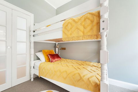 Salty's 2 Bedroom Beach Home - Brisbane Tourism 3
