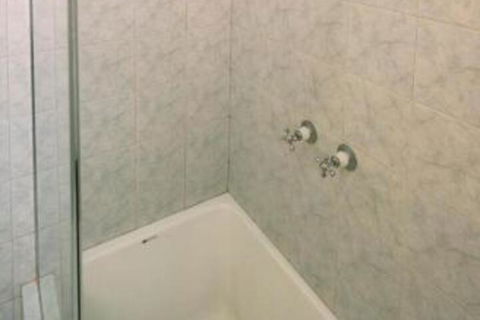 A Wave Away At Glenelg Cosy Unit Near The Beach - Accommodation Perth 4