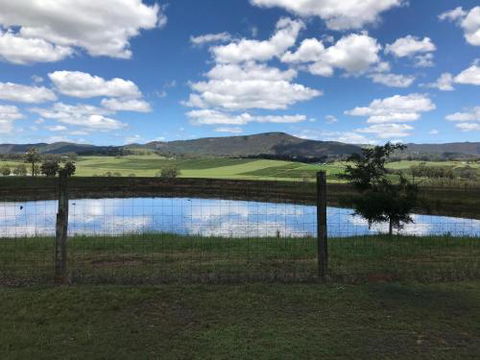 Oakey Creek HV Country Retreat Walk To Wine Tasting - Accommodation Australia 1