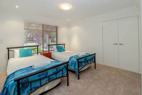 Seabreeze House - Lightning Ridge Tourism 1