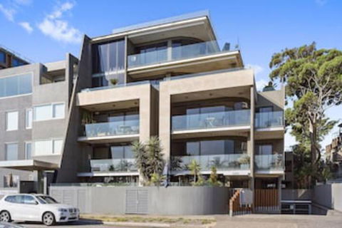 BOUTIQUE STAYS Catani Gardens - Hervey Bay Accommodation 0