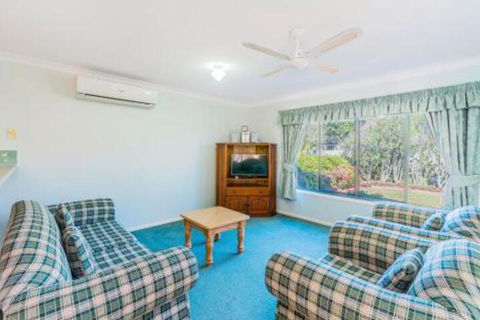 Beachside 22 LJHooker Yamba - Lightning Ridge Tourism 2