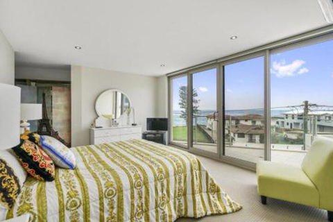 Coolwaters Penthouse - Accommodation Newcastle 2