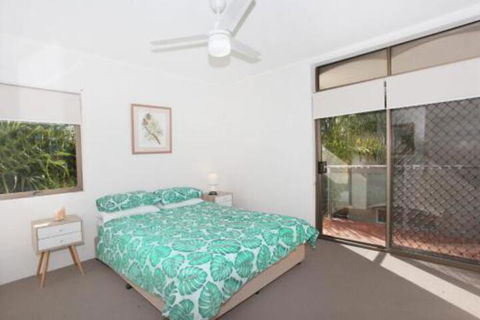 Unit 2 Cooltoro Court 7 Frank Street Coolum Beach 400 BOND LINEN INCLUDED - Accommodation in Bendigo 2