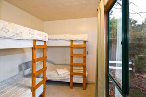 Hidden Valley Cabins - Accommodation Newcastle 2