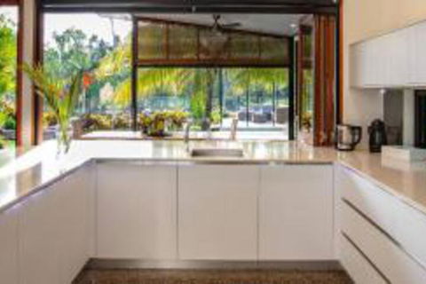 Tranquility By The Lake Port Douglas - Holiday Jervis Bay 5