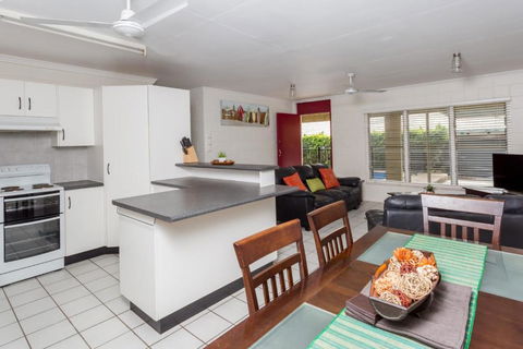 14 Double Island Drive Rainbow Beach Large Holiday House With PoolPets Welcome Free Wi Fi - Accommodation Australia 2