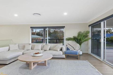 Twilight On Sunset Beach Solders Point - Accommodation Newcastle 6