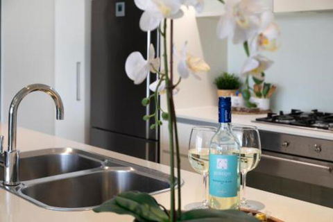 Amazing River View 3 Bedroom Apartment Brisbane CBD Netflix Fast Wifi Carpark - Hobart Tourism 4