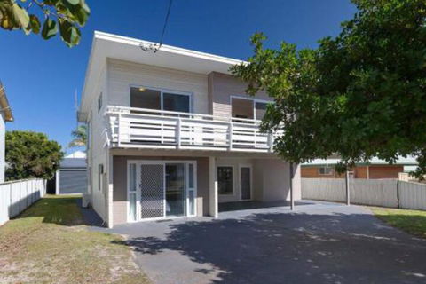 SeaHaven 2 Richardson Ave Large Home With Aircon Smart TV WIFI Netflix & Boat Parking - Victoria Tourism 0