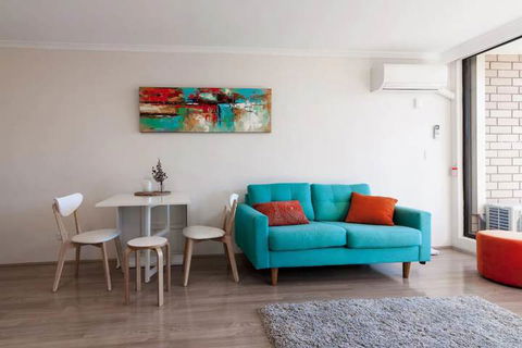 New Modern Apartment In Central Location - Accommodation Find 6