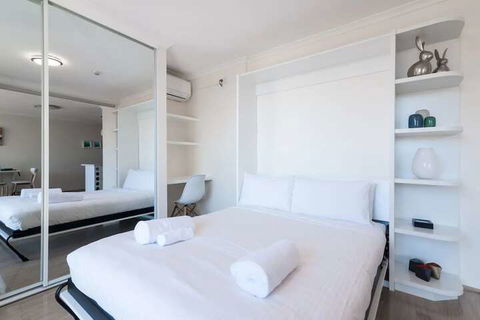 New Modern Apartment In Central Location - Accommodation Find 2