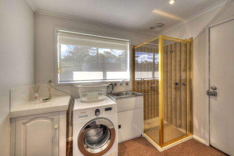 Stones Throw - Wagga Wagga Accommodation 5