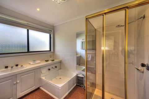 Stones Throw - Wagga Wagga Accommodation 4