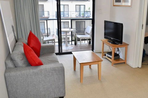 Convenient City Aprt For 2 W / Pool Gym Tennis Court - Accommodation Ballina 4