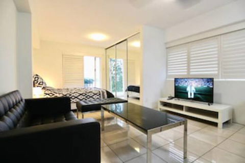 Modern Studio Apartment With Pool & Amazing Views - Casino Accommodation 0