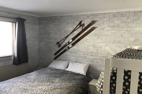Hotham 1 Bed Apt 15 Available - Holiday Perth 6