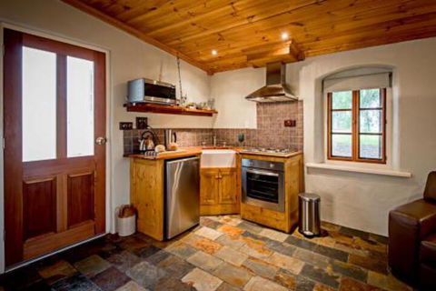 Lucys Cottage - Kingaroy Accommodation 5