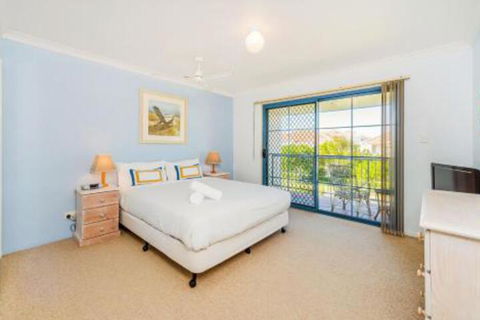 Beachside 1 LJHooker Yamba - Broome Tourism 5