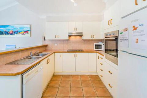 Beachside 1 LJHooker Yamba - Broome Tourism 4
