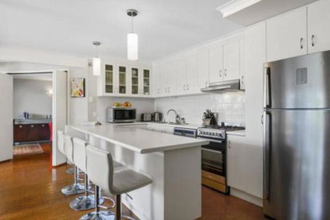 Jetty Hideaway - Accommodation Newcastle 2