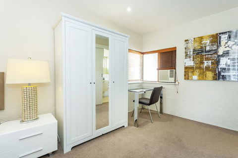 Como Mezzanine Retreat - Northern Rivers Accommodation 1