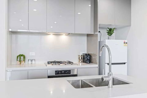 HomeHotel Extreme Luxury Apt Next To Mall & Train - Tourism Townsville 7