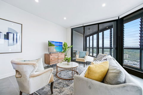 HomeHotel Extreme Luxury Apt Next To Mall & Train - Tourism Townsville 4