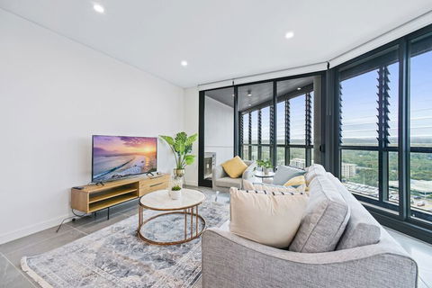 HomeHotel Luxury Apt With Shopping Mall Downstairs - Tourism Townsville 3