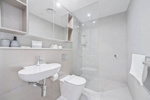 HomeHotel Luxury Apt With Shopping Mall Downstairs - Tourism Townsville 2