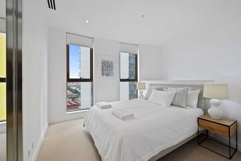 HomeHotel Luxury Apt With Shopping Mall Downstairs - Tourism Townsville 1