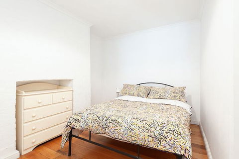 Charming Centrally Located 2 Bedroom Accommodation - Hotel VIC 6