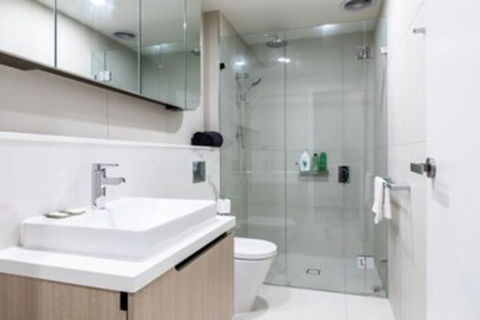 Modern 1 Bedroom Apartment In North Melbourne - Lightning Ridge Tourism 6