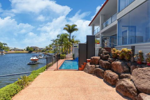 Mermaid Beach House - Accommodation Port Macquarie 0