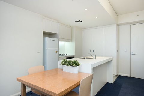 Barangaroo City View H329 - Accommodation Yamba 6